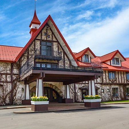 The Highlands At Harbor Springs Hotel Exterior photo