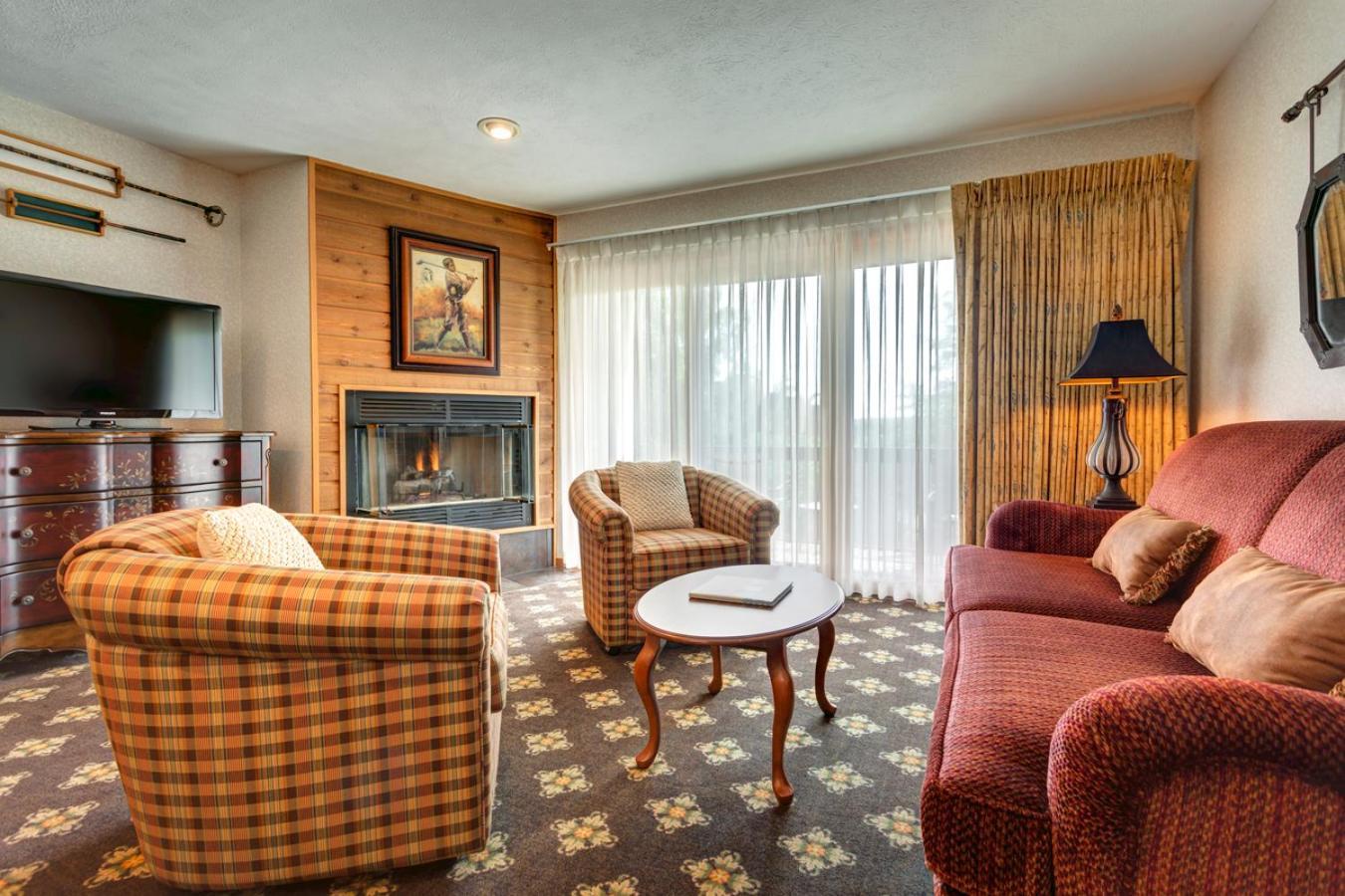 The Highlands At Harbor Springs Hotel Room photo