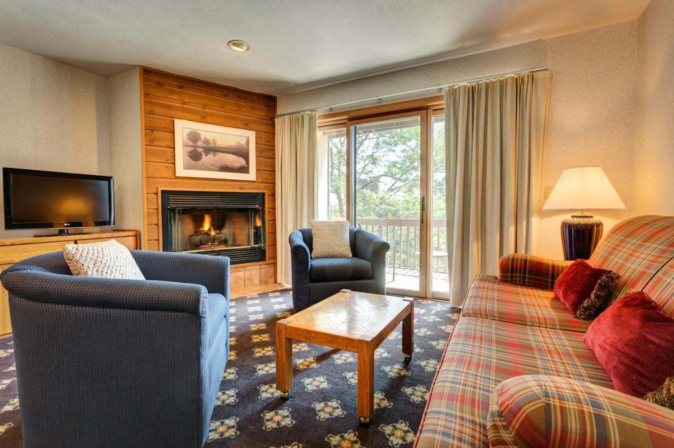 The Highlands At Harbor Springs Hotel Room photo