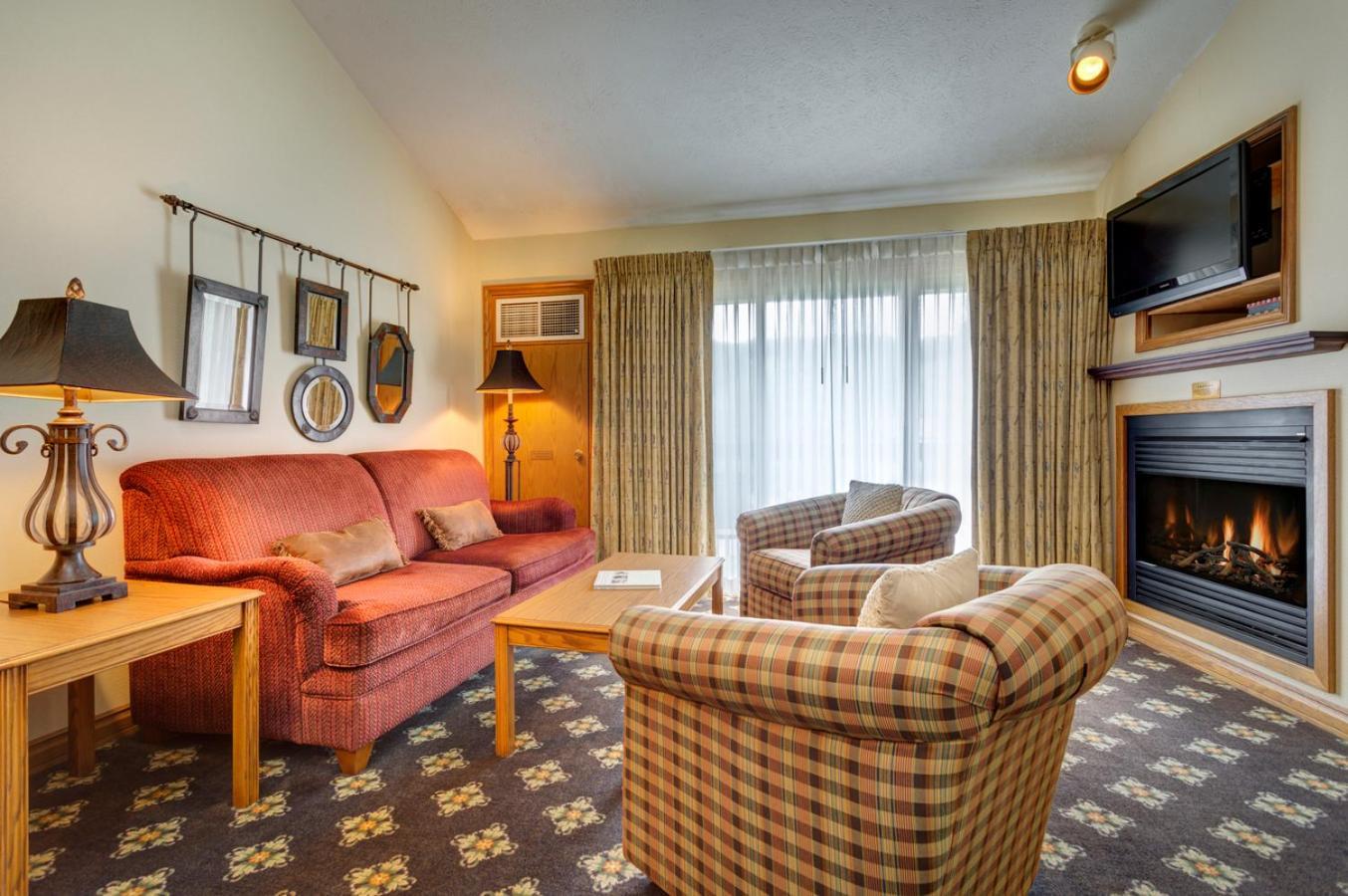 The Highlands At Harbor Springs Hotel Room photo